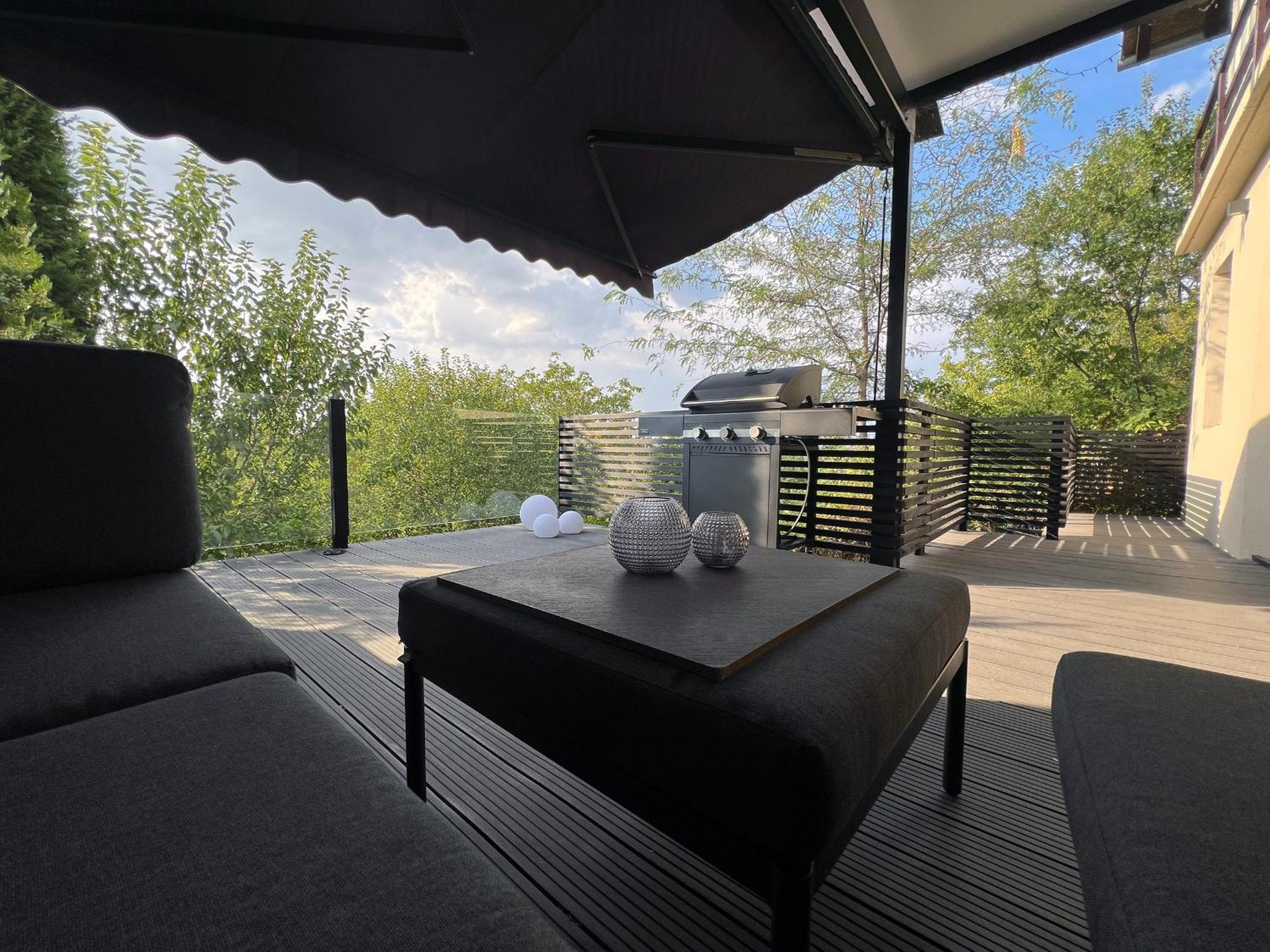 Pergola House In A Green Oasis With Fantastic View Petrovaradin Exterior foto
